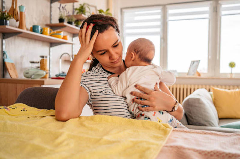 Sleep Strategies For New Parents: Catching Zzz’s When Baby Does